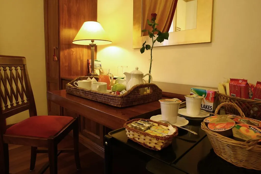 ***  Al Colonnato Di San Pietro Bed & Breakfast Rome Italy