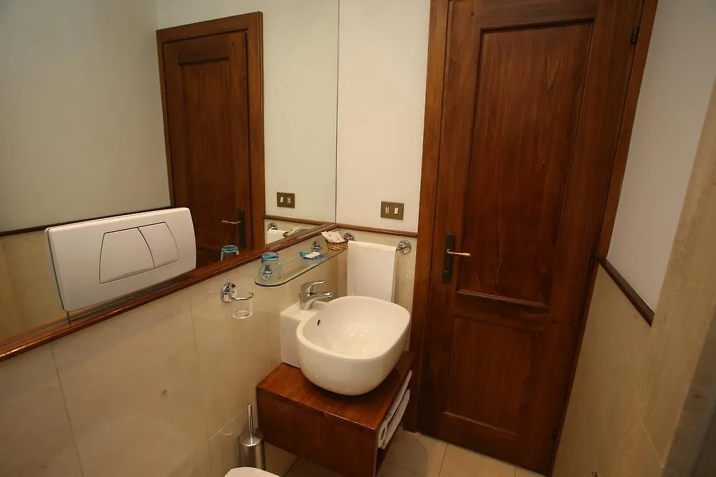 Al Colonnato Di San Pietro Bed & Breakfast Rome 3*,