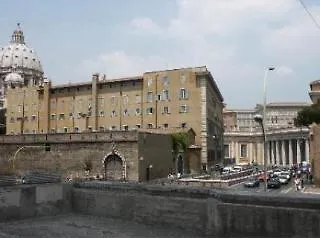 Al Colonnato Di San Pietro Bed & Breakfast Rome