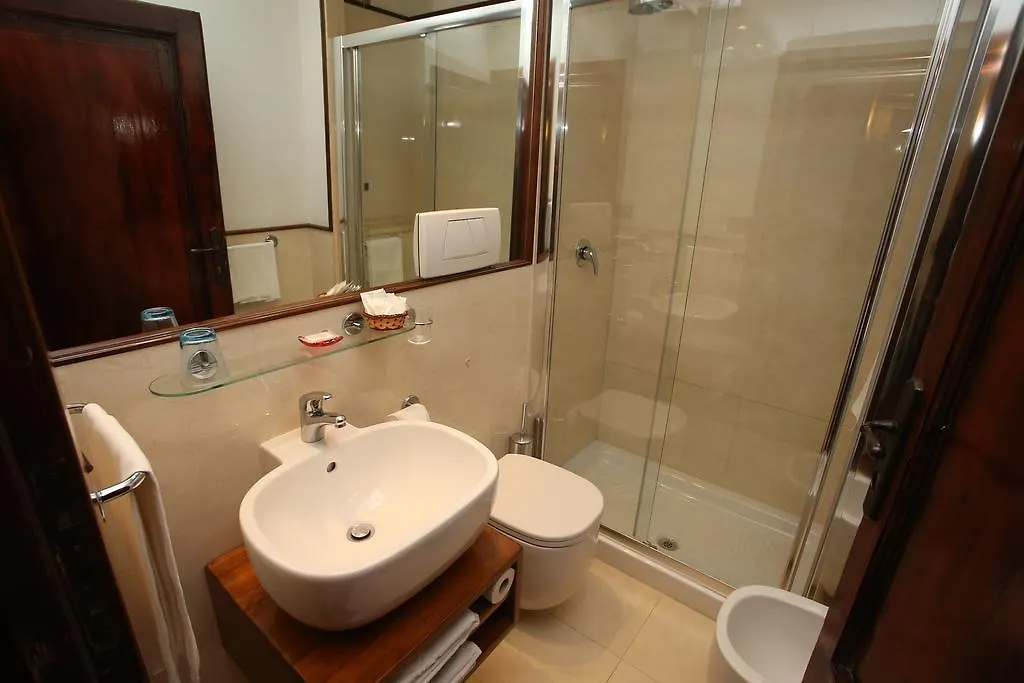 Al Colonnato Di San Pietro Bed & Breakfast Rome 3*,  Italy