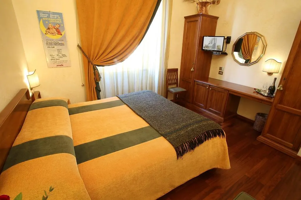 Al Colonnato Di San Pietro Bed & Breakfast Rome 3*,  Italy