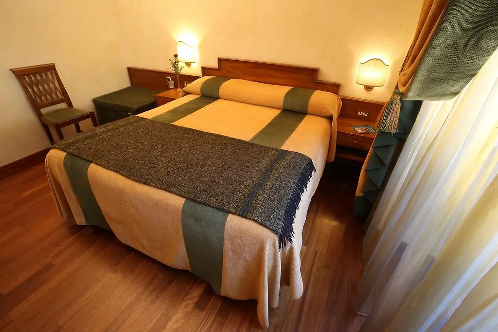 Al Colonnato Di San Pietro Bed & Breakfast Rome 3*,