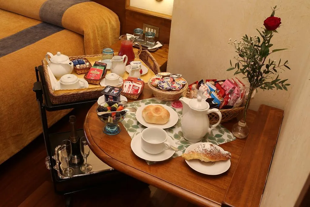 Al Colonnato Di San Pietro Bed & Breakfast Rome