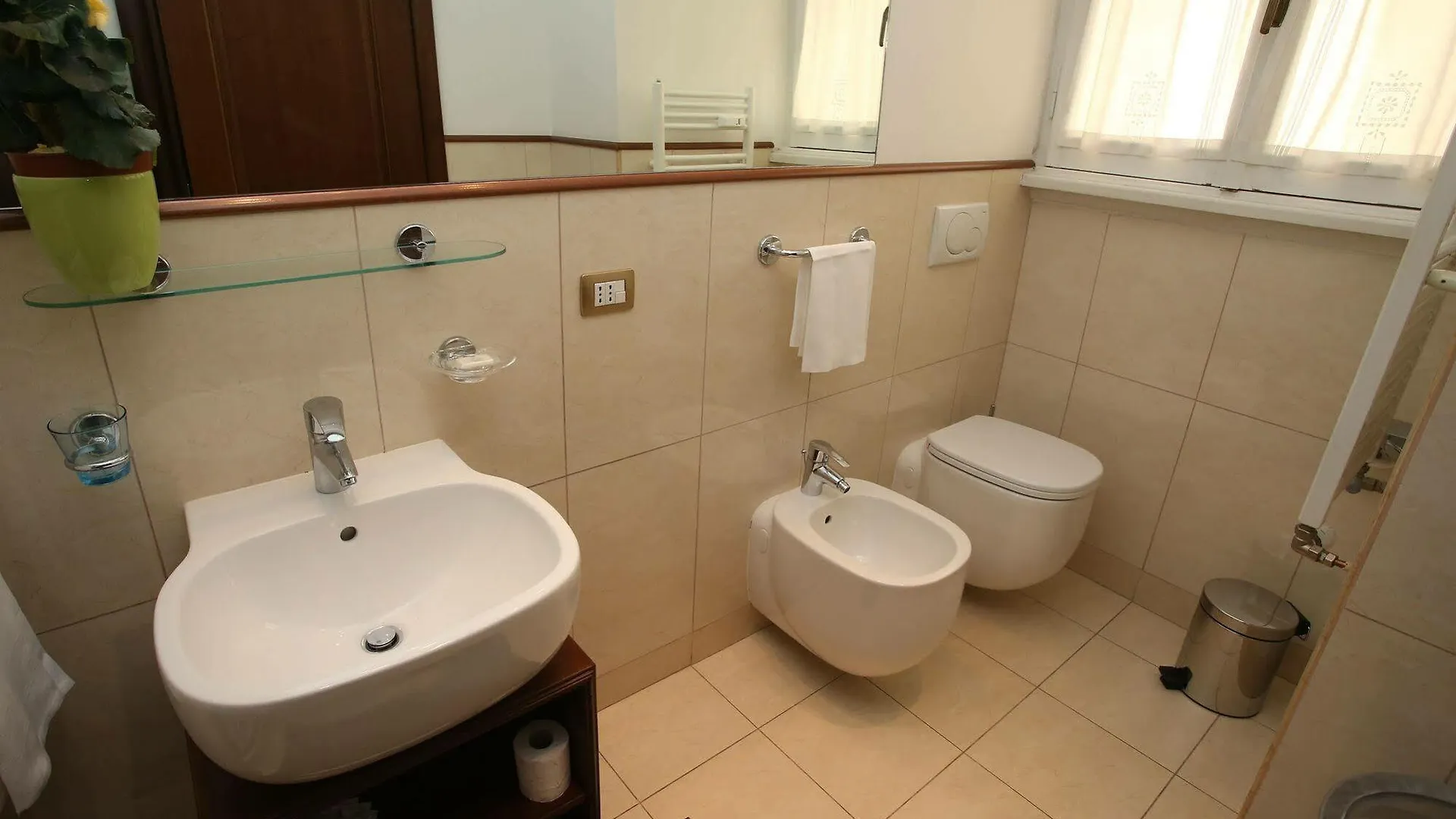 Al Colonnato Di San Pietro Bed & Breakfast Rome