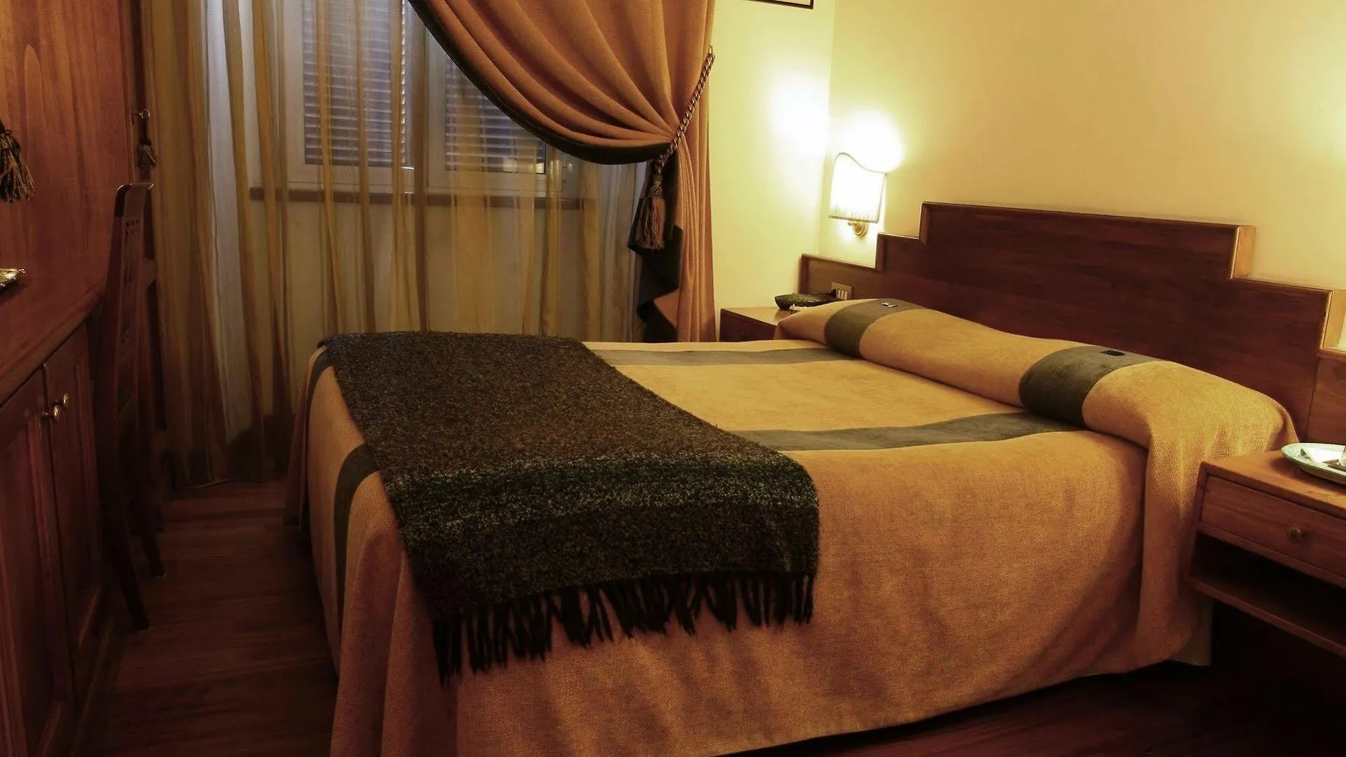 Al Colonnato Di San Pietro Bed & Breakfast Rome